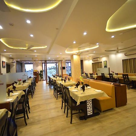 The Grand Imperial Hotel Morbi Dış mekan fotoğraf