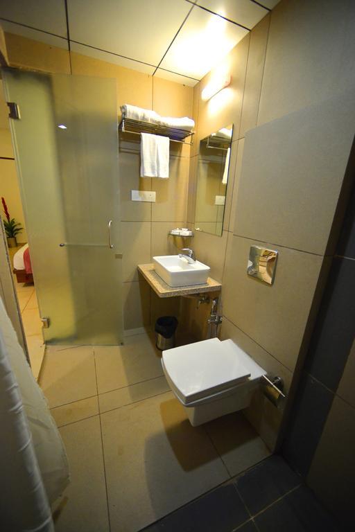 The Grand Imperial Hotel Morbi Dış mekan fotoğraf