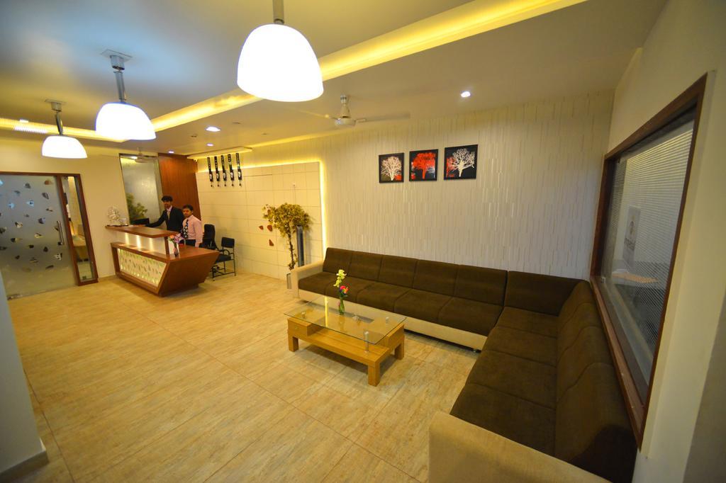 The Grand Imperial Hotel Morbi Dış mekan fotoğraf