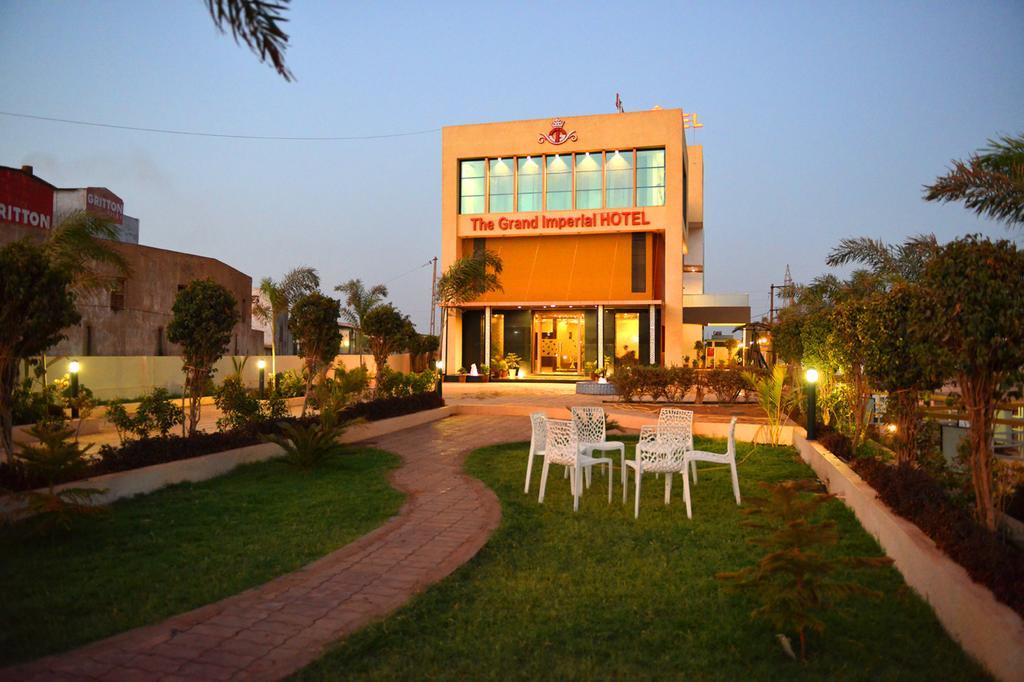 The Grand Imperial Hotel Morbi Dış mekan fotoğraf